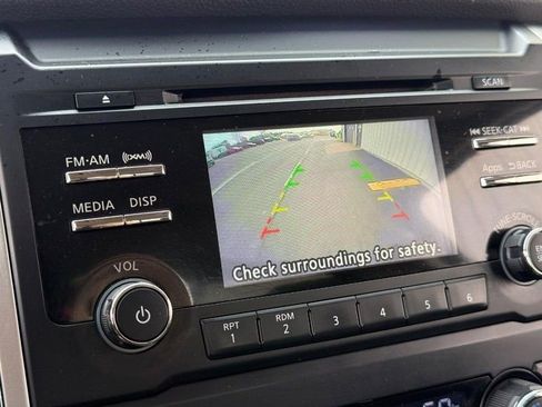 Used 2017 Nissan Titan SV image 18