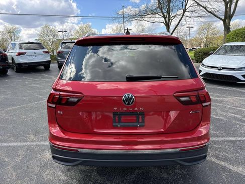 Used 2023 Volkswagen Tiguan SE w/ Panoramic Sunroof Package image 6