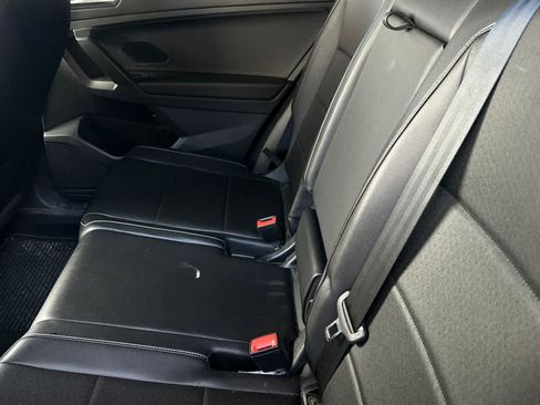 Used 2021 Volkswagen Tiguan SE w/ Panoramic Sunroof Package AWD/4WD image 5