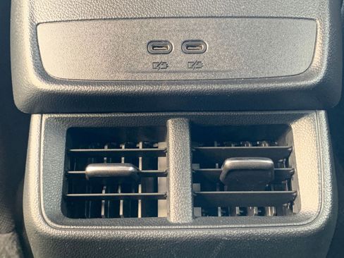 Used 2025 Chevrolet Equinox LT image 23