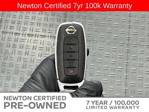 Used 2025 Nissan Rogue SV FWD image 34