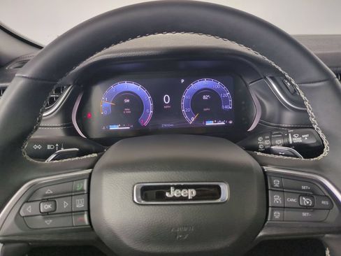Used 2025 Jeep Grand Cherokee Laredo X w/ Luxury Tech Group I AWD/4WD image 34