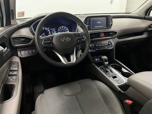 Used 2020 Hyundai Santa Fe SE image 9