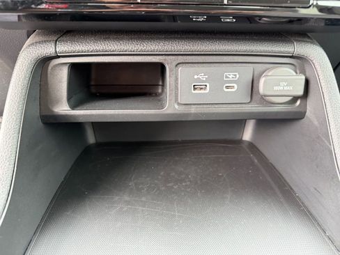 Used 2023 Honda Pilot LX image 26