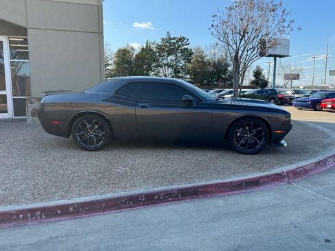 Used 2023 Dodge Challenger R/T w/ Plus Package image 7