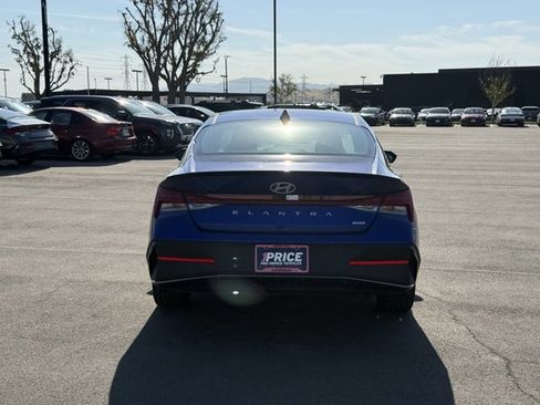 Used 2025 Hyundai Elantra SEL image 4