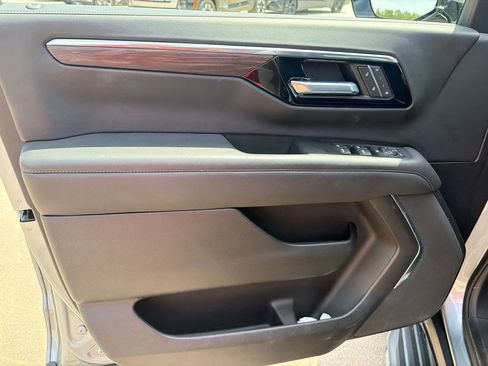 Used 2025 Chevrolet Tahoe LT AWD/4WD image 10