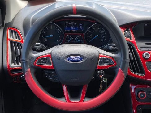 Used 2017 Ford Focus SE FWD image 17