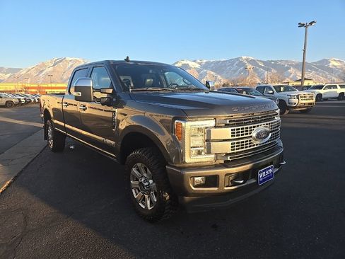 Used 2019 Ford F350 Platinum w/ Platinum Ultimate Package image 3