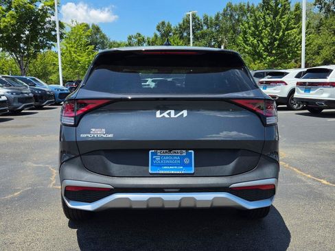 Used 2023 Kia Sportage LX FWD image 4