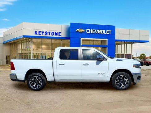 Used 2025 RAM 1500 Laramie AWD/4WD image 8