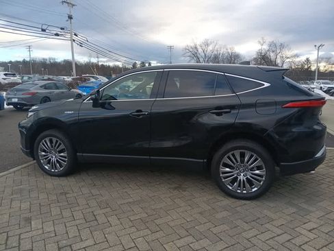 Used 2021 Toyota Venza Limited w/ Advanced Technology Package image 3