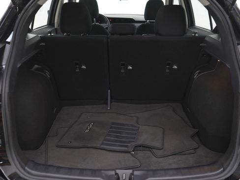 Used 2023 Nissan Kicks SV image 9