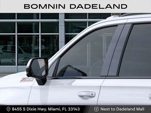 New 2026 Chevrolet Suburban Z71 w/ Z71 Off-Road Package AWD/4WD image 12