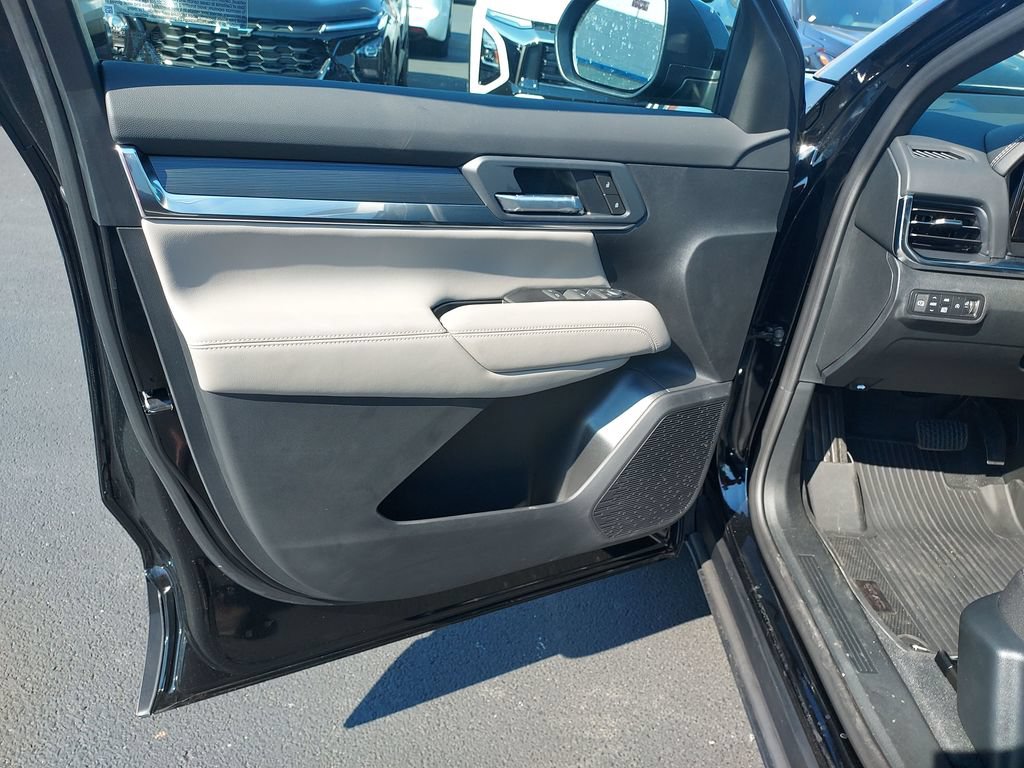 New 2027 GMC Terrain Elevation w/ LPO, Floor Liner Package AWD/4WD image 12