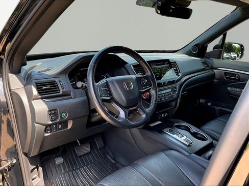 Used 2023 Honda Passport TrailSport image 17