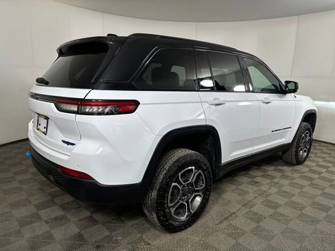 Used 2023 Jeep Grand Cherokee Trailhawk image 3