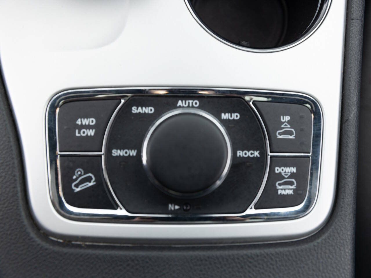 Used 2015 Jeep Grand Cherokee High Altitude AWD/4WD image 35