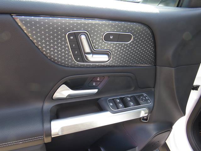 Used 2026 Mercedes-Benz GLB 250 4MATIC image 9