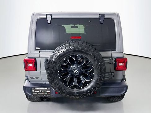 Used 2019 Jeep Wrangler Unlimited Sahara w/ Uconnect 4C Nav & Sound Group AWD/4WD image 6