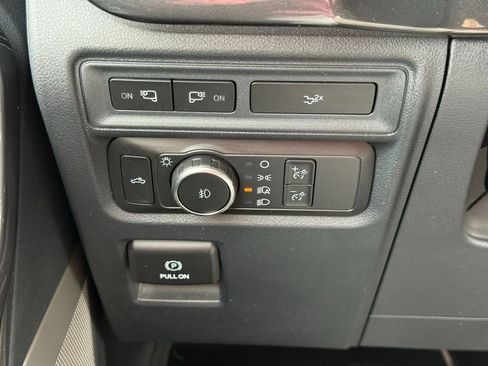 Certified 2022 Ford F150 XLT w/ Equipment Group 302A High image 28