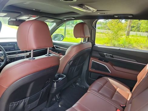 Used 2024 Kia Telluride EX FWD image 13