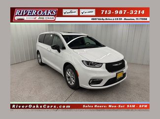 New 2026 Chrysler Pacifica Limited video 1