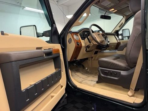 Used 2016 Ford F350 King Ranch w/ King Ranch w/Chrome Package AWD/4WD image 11