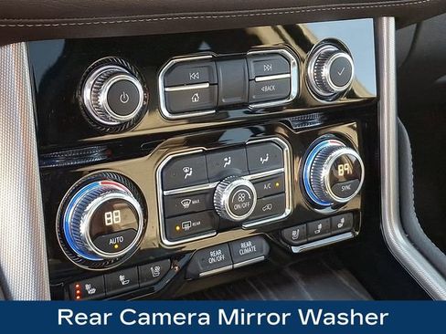 Used 2021 GMC Yukon Denali w/ Denali Premium Package image 22