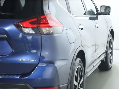 Used 2018 Nissan Rogue SL w/ Premium Package AWD/4WD image 49