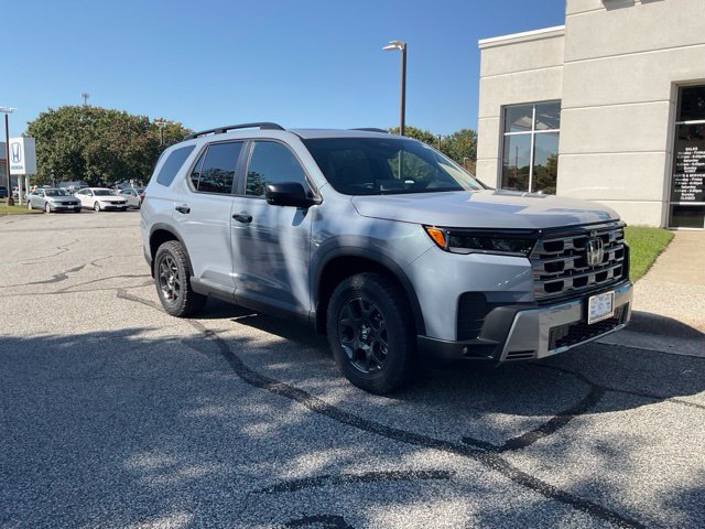 New 2026 Honda Pilot TrailSport image 3