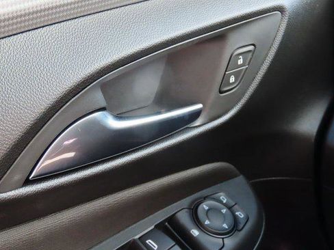 New 2025 Buick Envista Avenir image 38