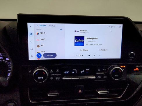 Used 2023 Toyota Highlander XSE image 18