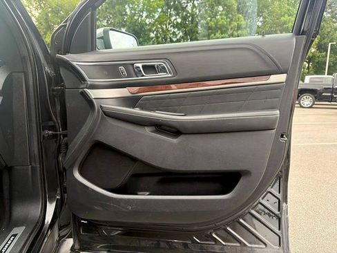 Used 2019 Ford Explorer Platinum AWD/4WD image 37