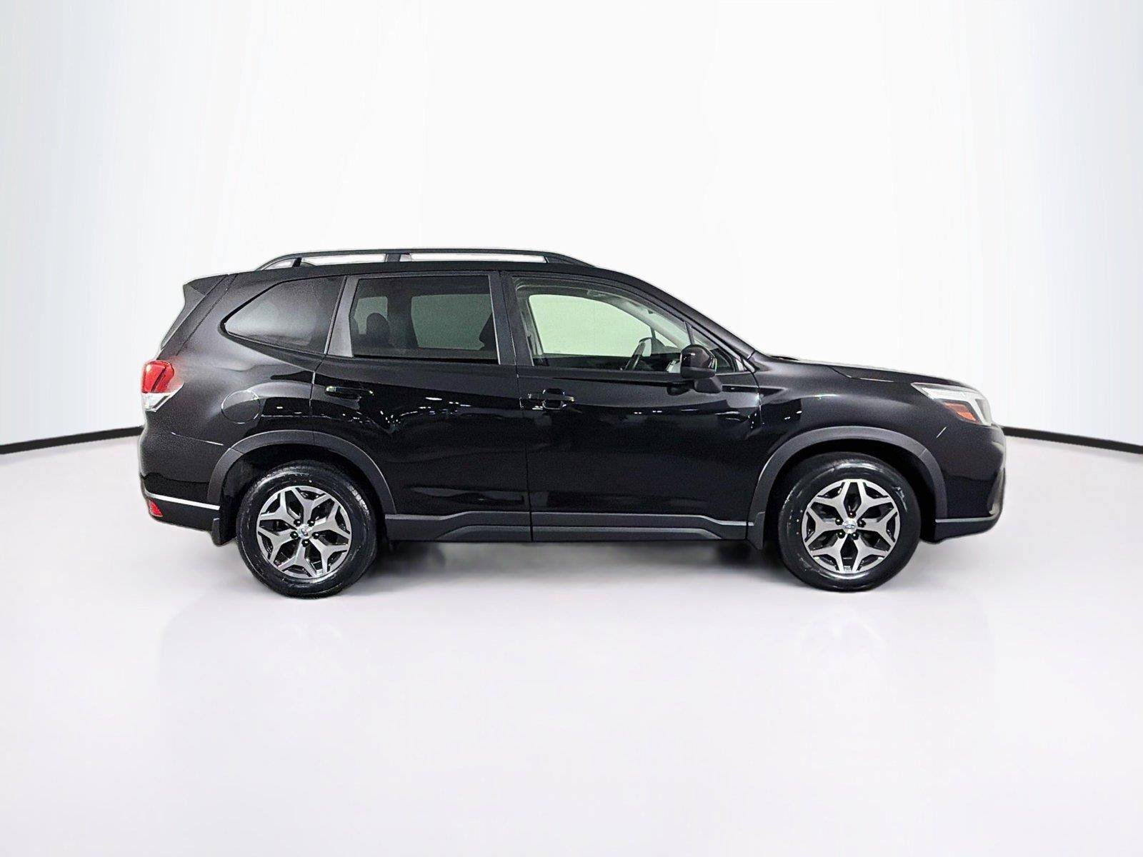 Used 2020 Subaru Forester Premium AWD/4WD image 12