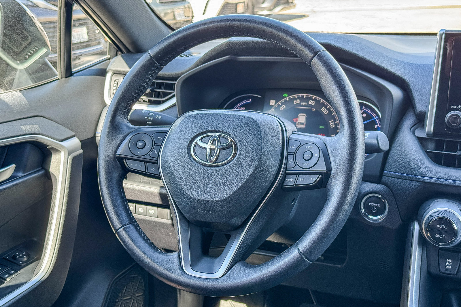 Certified 2025 Toyota RAV4 SE w/ Convenience Package AWD/4WD image 14