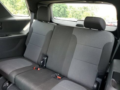 Certified 2023 Chevrolet Traverse LT FWD image 30