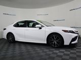 Used 2024 Toyota Camry SE image 4