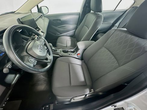 Used 2025 Toyota Corolla LE image 13