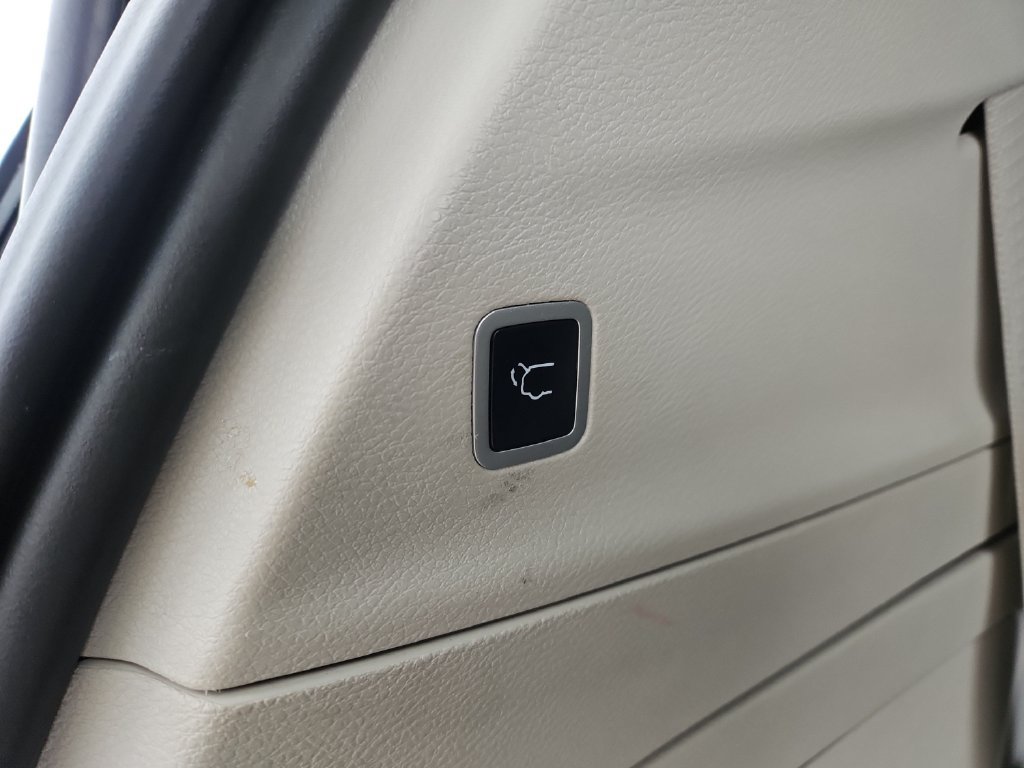 Used 2024 Chrysler Pacifica Limited FWD image 23