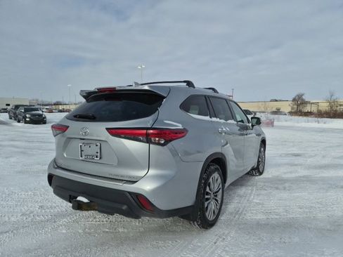 Used 2020 Toyota Highlander Platinum image 6