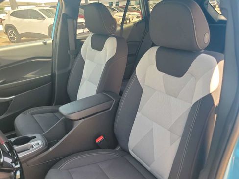 New 2026 Chevrolet Trax RS w/ Sunroof Package FWD image 15