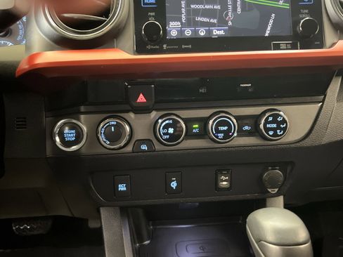 Used 2017 Toyota Tacoma TRD Off-Road w/ Tow Package (A/T) AWD/4WD image 20