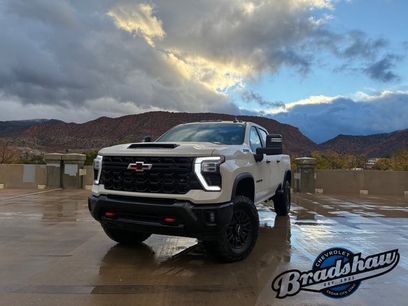 New 2026 Chevrolet Silverado 2500 ZR2 w/ LPO, Dark Essentials Package