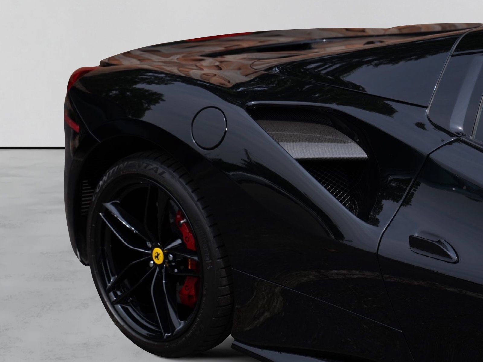 Used 2019 Ferrari 488 Spider RWD image 4
