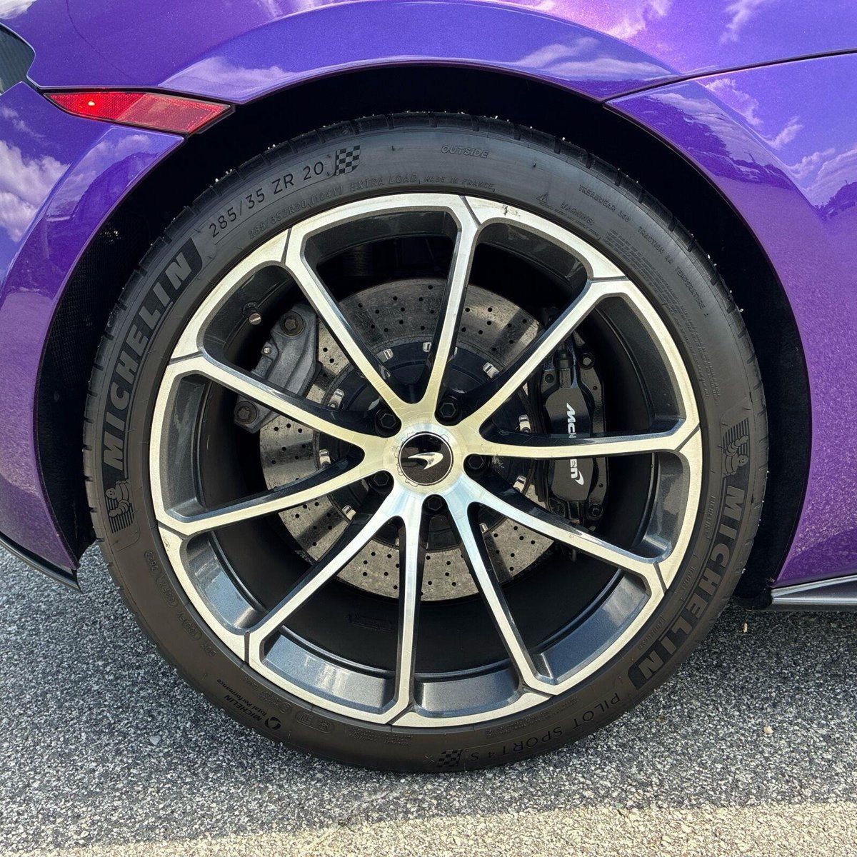 Used 2019 McLaren 570S Spider RWD image 18