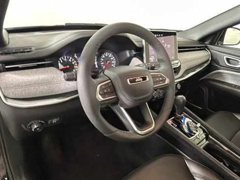 Used 2024 Jeep Compass Latitude w/ Sun and Sound Group AWD/4WD image 14