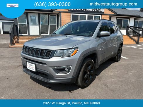 Used 2021 Jeep Compass Latitude w/ Convenience Group AWD/4WD image 1