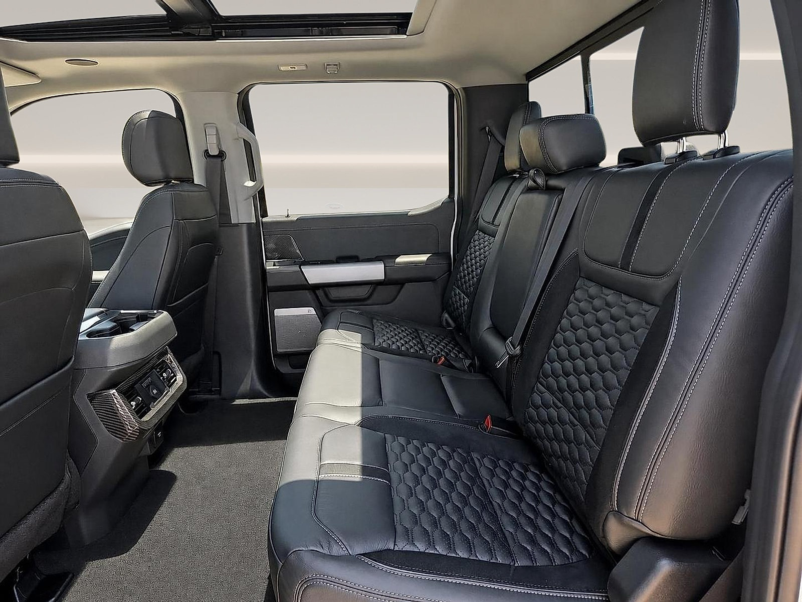 New 2026 Ford F250 Lariat w/ Black Appearance Package AWD/4WD image 12