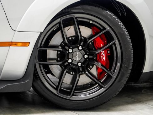 Used 2023 Dodge Challenger SRT Hellcat image 3